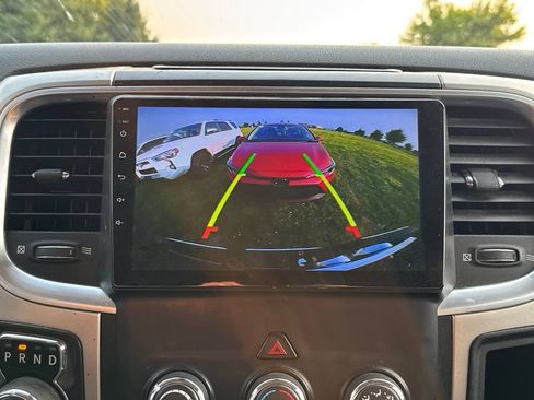 Used 2018 RAM 1500 Classic SLT AWD/4WD image 3