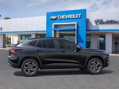 New 2026 Chevrolet Trax LT w/ Driver Confidence Package FWD image 3