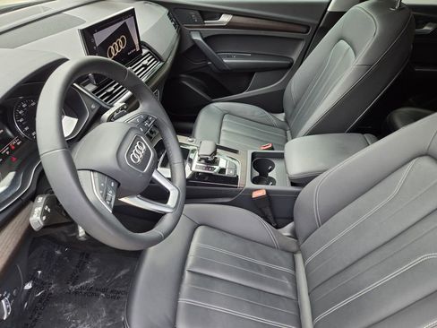 Certified 2023 Audi Q5 2.0T Premium w/ Convenience Package AWD/4WD image 17