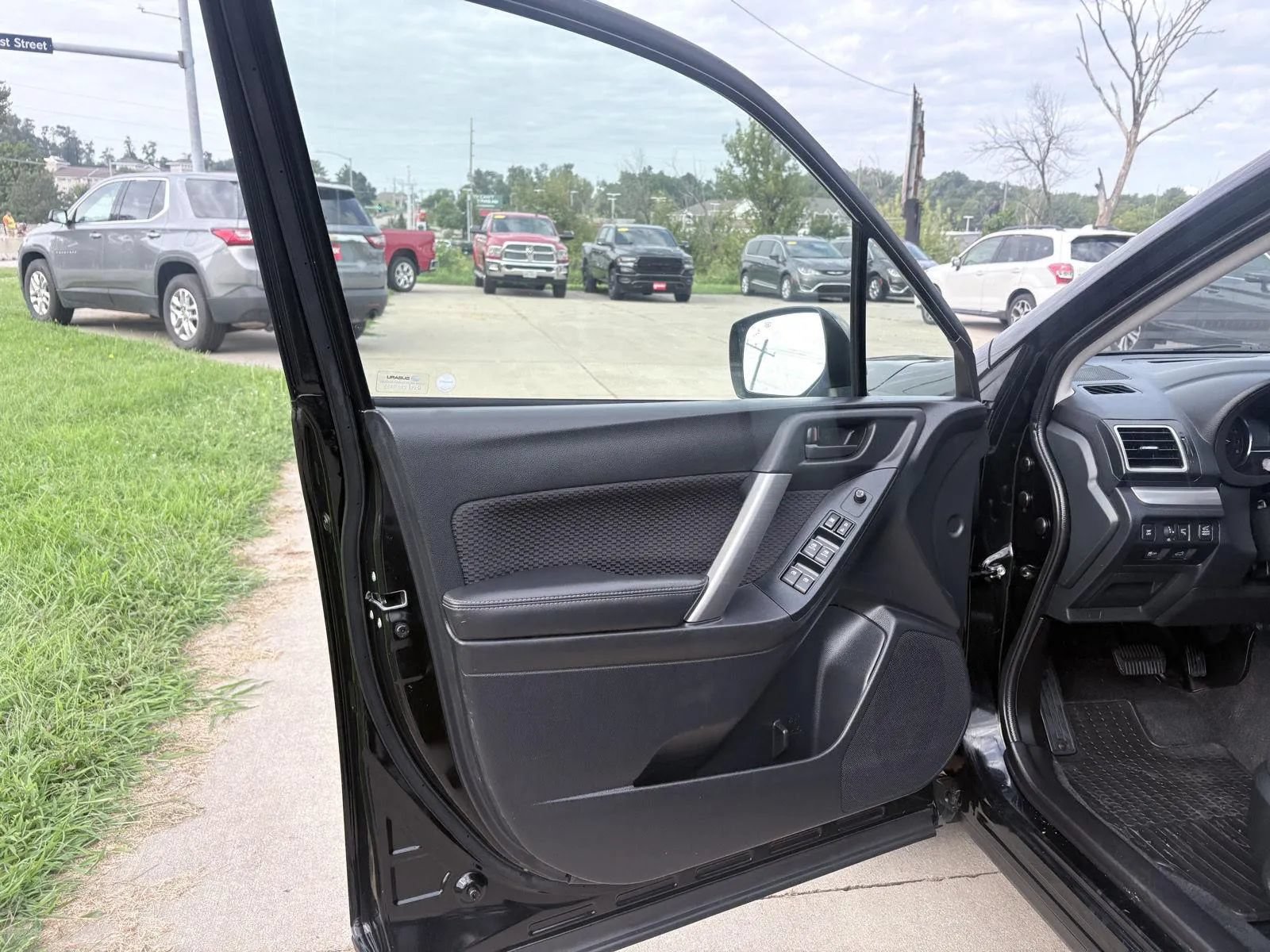 Used 2018 Subaru Forester 2.5i Premium AWD/4WD image 10