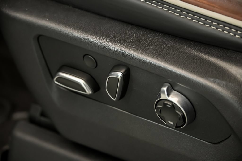 Certified 2025 GMC Sierra 1500 Denali Ultimate AWD/4WD image 19
