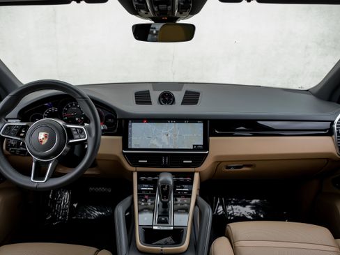 Used 2020 Porsche Cayenne image 15