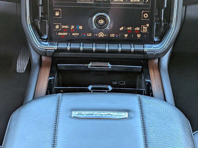 Used 2025 GMC Yukon XL Denali AWD/4WD image 19