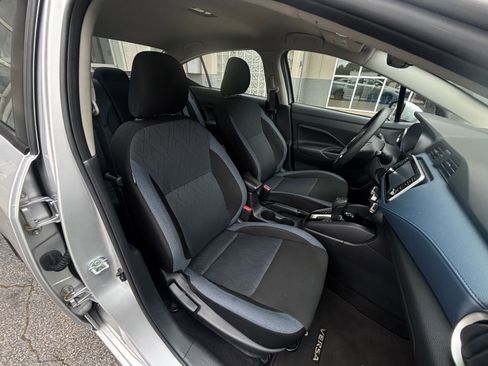 Used 2025 Nissan Versa SV FWD image 40