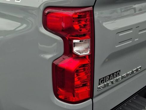Used 2024 Chevrolet Silverado 1500 LT AWD/4WD image 10