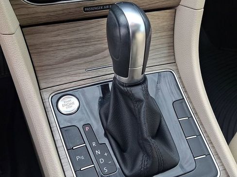 Used 2018 Volkswagen Passat 2.0T SE image 14