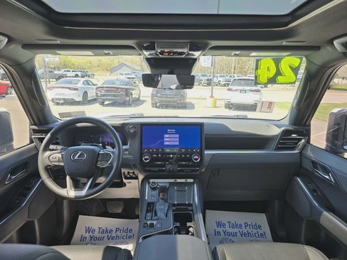 Used 2024 Lexus GX 550 w/ Accessory Package (2T) AWD/4WD image 15