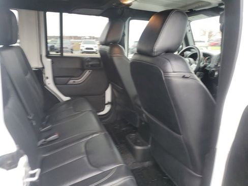 Used 2018 Jeep Wrangler Unlimited Altitude image 27