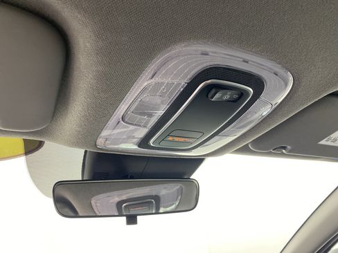 Used 2021 Hyundai Elantra SE FWD image 25