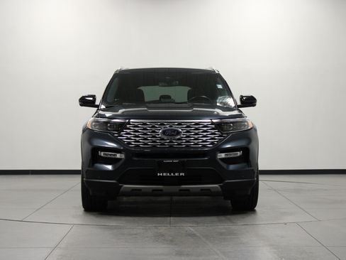 Used 2022 Ford Explorer Platinum w/ Technology Package RWD image 9