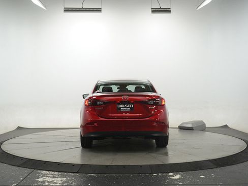 Used 2018 MAZDA MAZDA3 Touring image 29