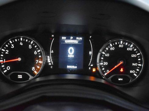 Used 2016 Jeep Renegade Latitude AWD/4WD image 17
