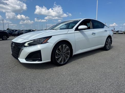Used 2023 Nissan Altima 2.5 SL FWD image 2