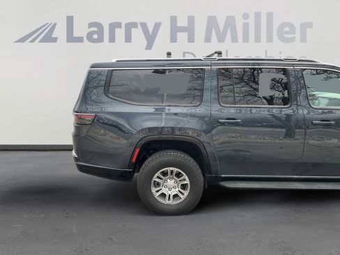 Used 2023 Jeep Wagoneer L 4WD image 14