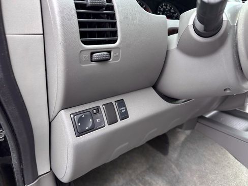Used 2012 Nissan Frontier SV w/ SV Premium Utility Pkg AWD/4WD image 20