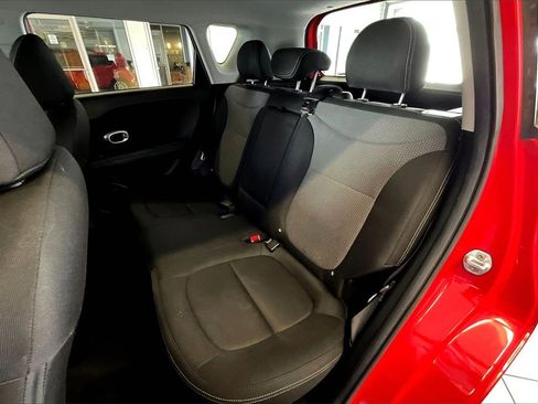 Used 2017 Kia Soul + image 20