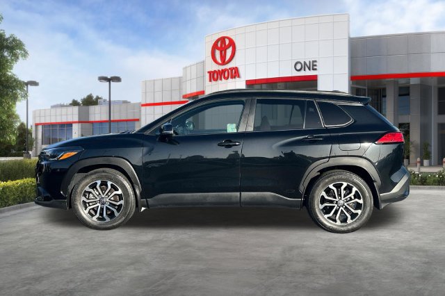 Certified 2024 Toyota Corolla Cross AWD Hybrid w/ Moonroof Package image 9