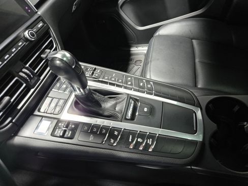 Used 2021 Porsche Macan S image 31