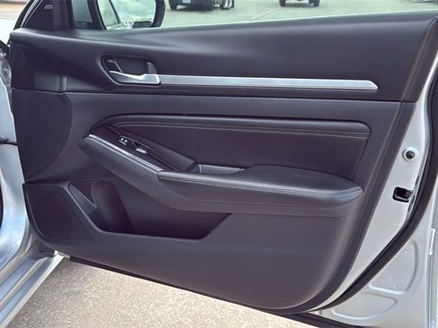 Used 2021 Nissan Altima 2.5 SV image 31