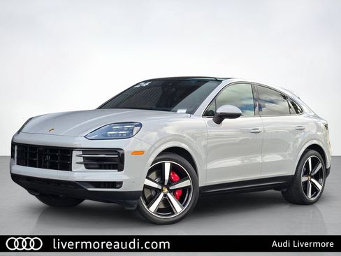 Certified 2024 Porsche Cayenne S AWD/4WD image 1