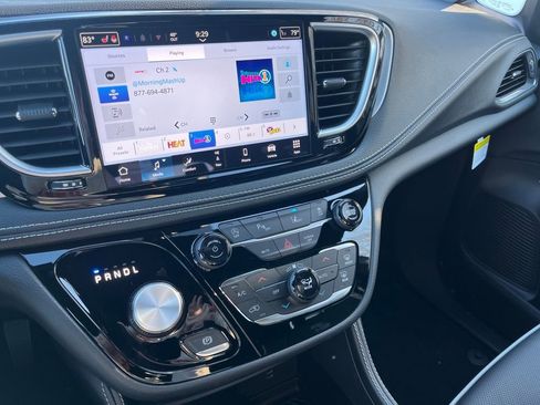 New 2026 Chrysler Pacifica Limited w/ S Appearance Package image 16