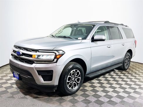Used 2024 Ford Expedition Max XLT image 4