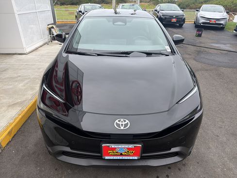 New 2027 Toyota Prius LE FWD image 5