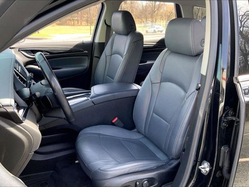 Used 2021 Buick Enclave Essence w/ Sport Touring Edition image 23