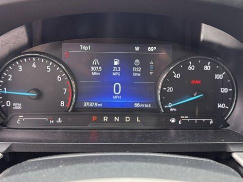 Used 2022 Ford Explorer XLT w/ Equipment Group 202A AWD/4WD image 18