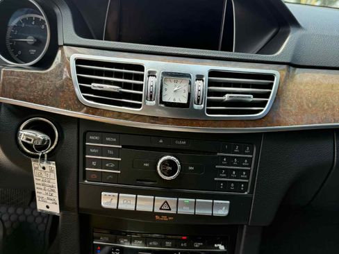 Used 2016 Mercedes-Benz E 350 4MATIC Sedan w/ Premium Package image 12