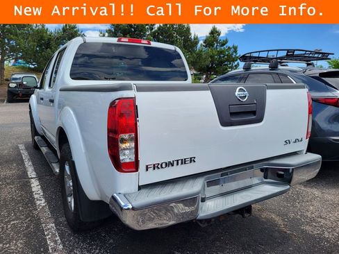 Used 2011 Nissan Frontier SV AWD/4WD image 6