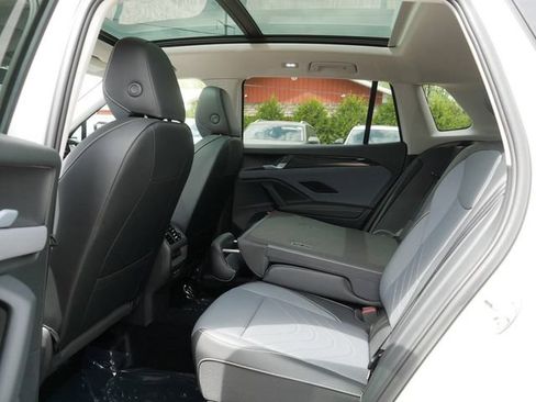 New 2026 Volkswagen Tiguan SE AWD/4WD image 8