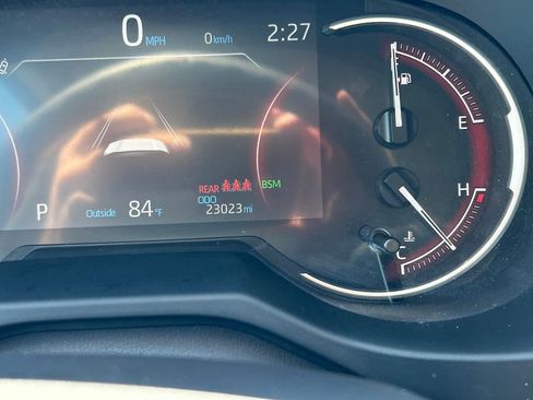 Used 2025 Toyota RAV4 XLE image 32