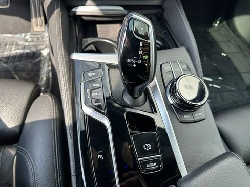 Used 2023 BMW M550i xDrive w/ Executive Package AWD/4WD image 22