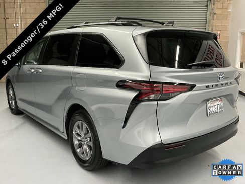 Used 2021 Toyota Sienna LE image 7