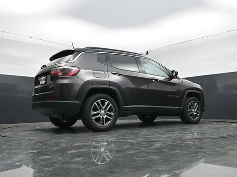 Used 2018 Jeep Compass Latitude w/ Popular Equipment Group AWD/4WD image 36
