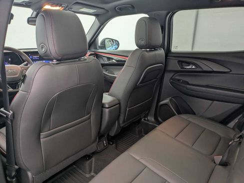 New 2025 Chevrolet TrailBlazer RS w/ Convenience Package AWD/4WD image 18