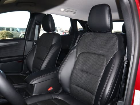 New 2026 Ford Escape SE image 32