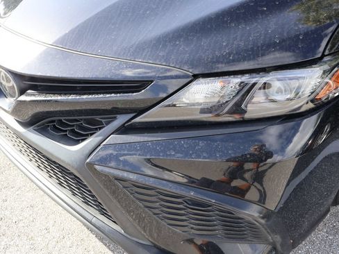 Used 2024 Toyota Camry SE FWD image 3