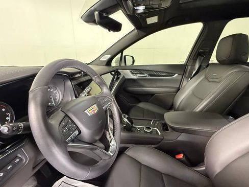 Used 2023 Cadillac XT6 Premium Luxury w/ Technology Package FWD image 15