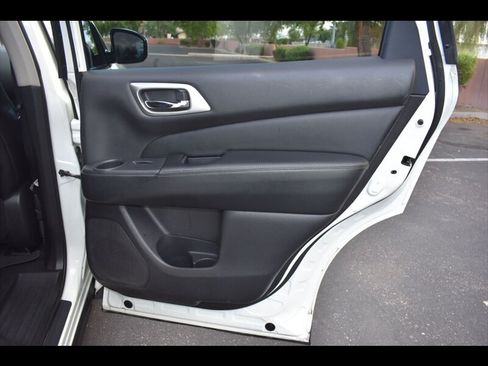 Used 2016 Nissan Pathfinder Platinum w/ Cargo Package FWD image 30