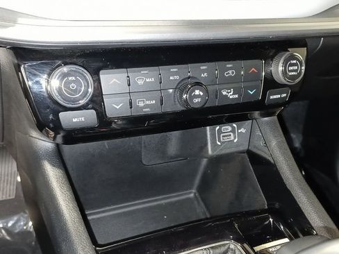 Used 2024 Jeep Compass Limited AWD/4WD image 20