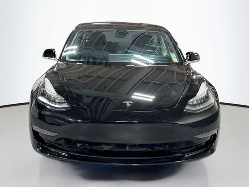Used 2018 Tesla Model 3 Mid Range image 2