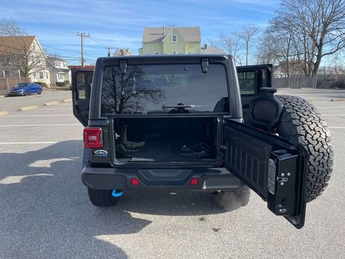 Used 2023 Jeep Wrangler Rubicon w/ Cold Weather Group image 24