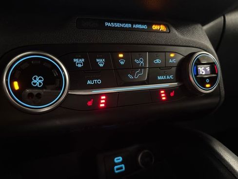 Used 2020 Ford Escape SE image 38