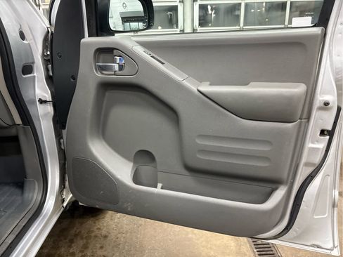 Used 2016 Nissan Frontier SV image 33