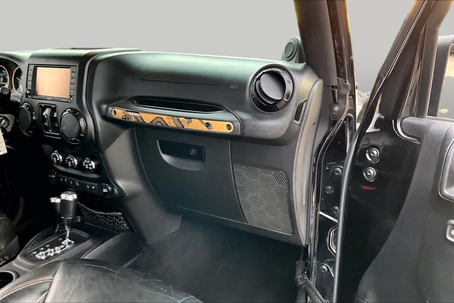 Used 2014 Jeep Wrangler Unlimited Sahara AWD/4WD image 19