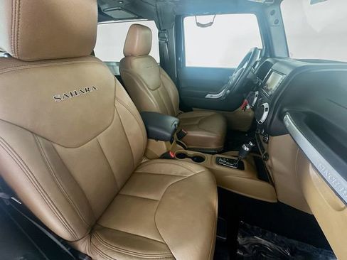 Used 2017 Jeep Wrangler Sahara w/ Connectivity Group image 24