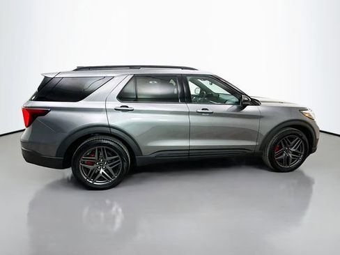 Used 2025 Ford Explorer ST AWD/4WD image 8