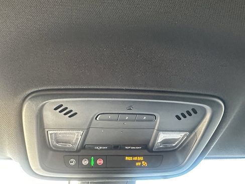 Used 2023 Chevrolet Traverse LT w/ LPO, Cargo Package AWD/4WD image 18